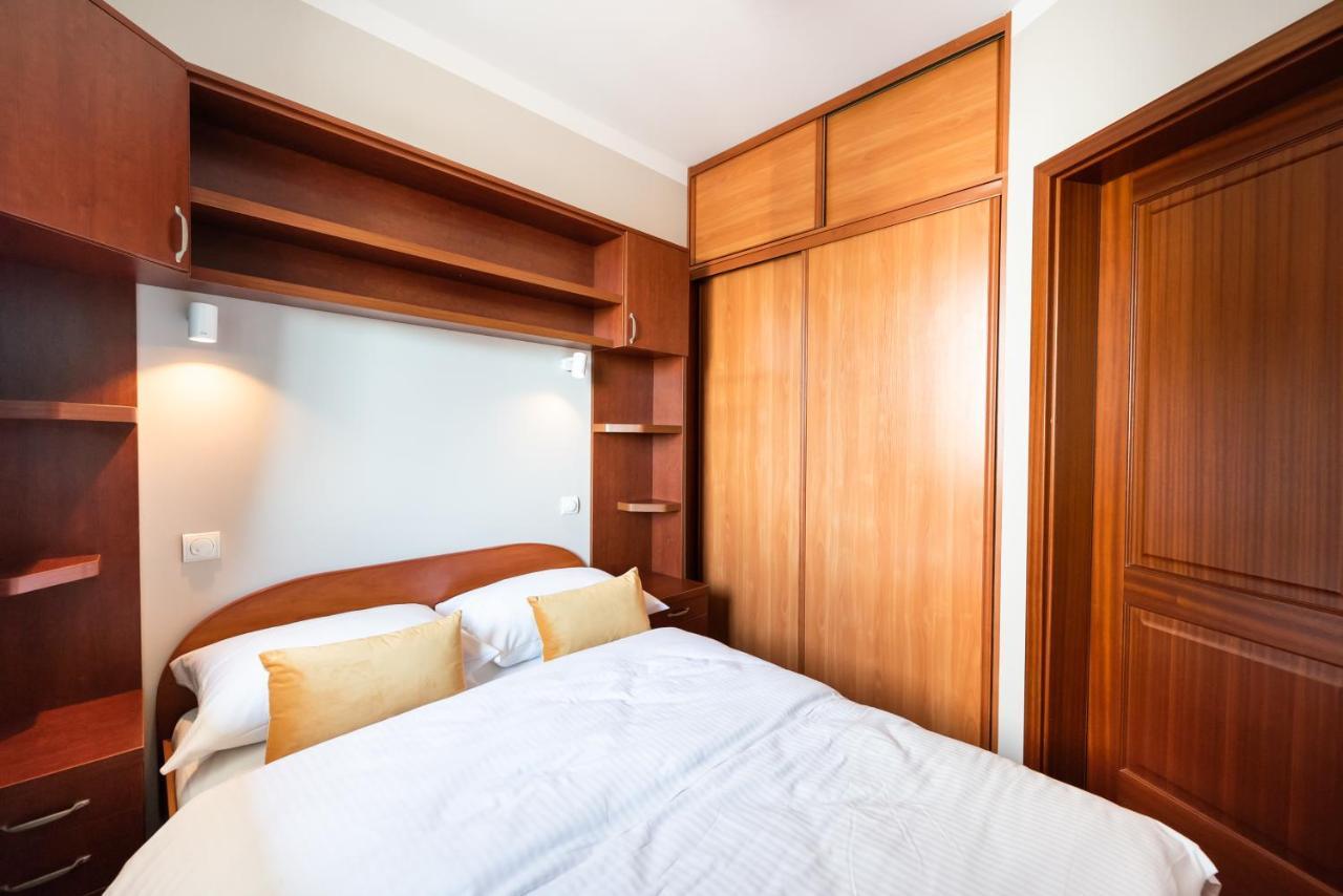 Metro Wilanowska Homely Apartment *