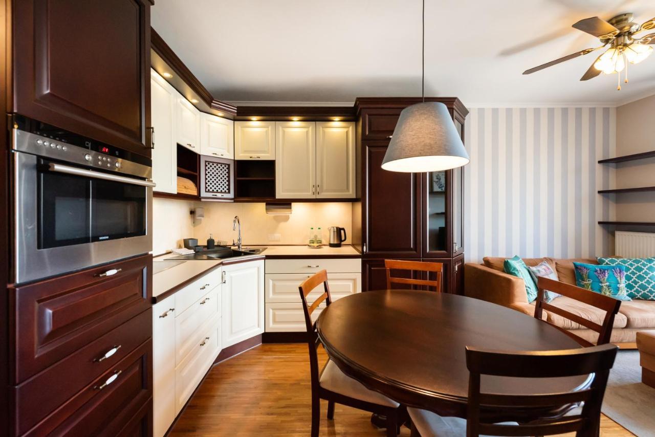 Metro Wilanowska Homely Apartment