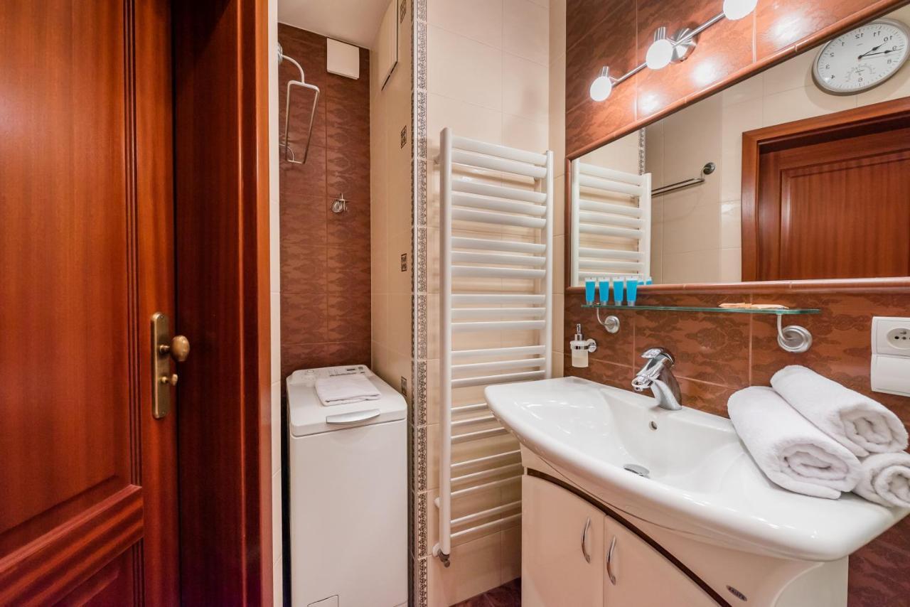 Metro Wilanowska Homely Apartment *